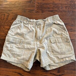 Vintage Bill Blass  Men's Tan Cargo Shorts could also be women’s size 34